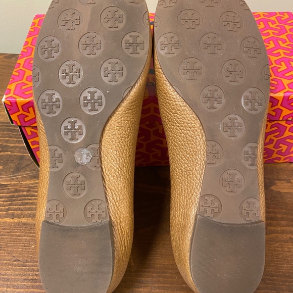 Tory Burch Tan Flats - Picture 4 of 8